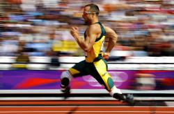 亚运会战况：达拉斯独行侠防线稳固，密尔沃基雄鹿进攻受阻，欧文成最佳的简单介绍